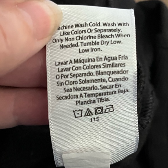 🆕Women’s Athletics Works size XXL (20) black pullover hoodie. - Picture 10 of 14